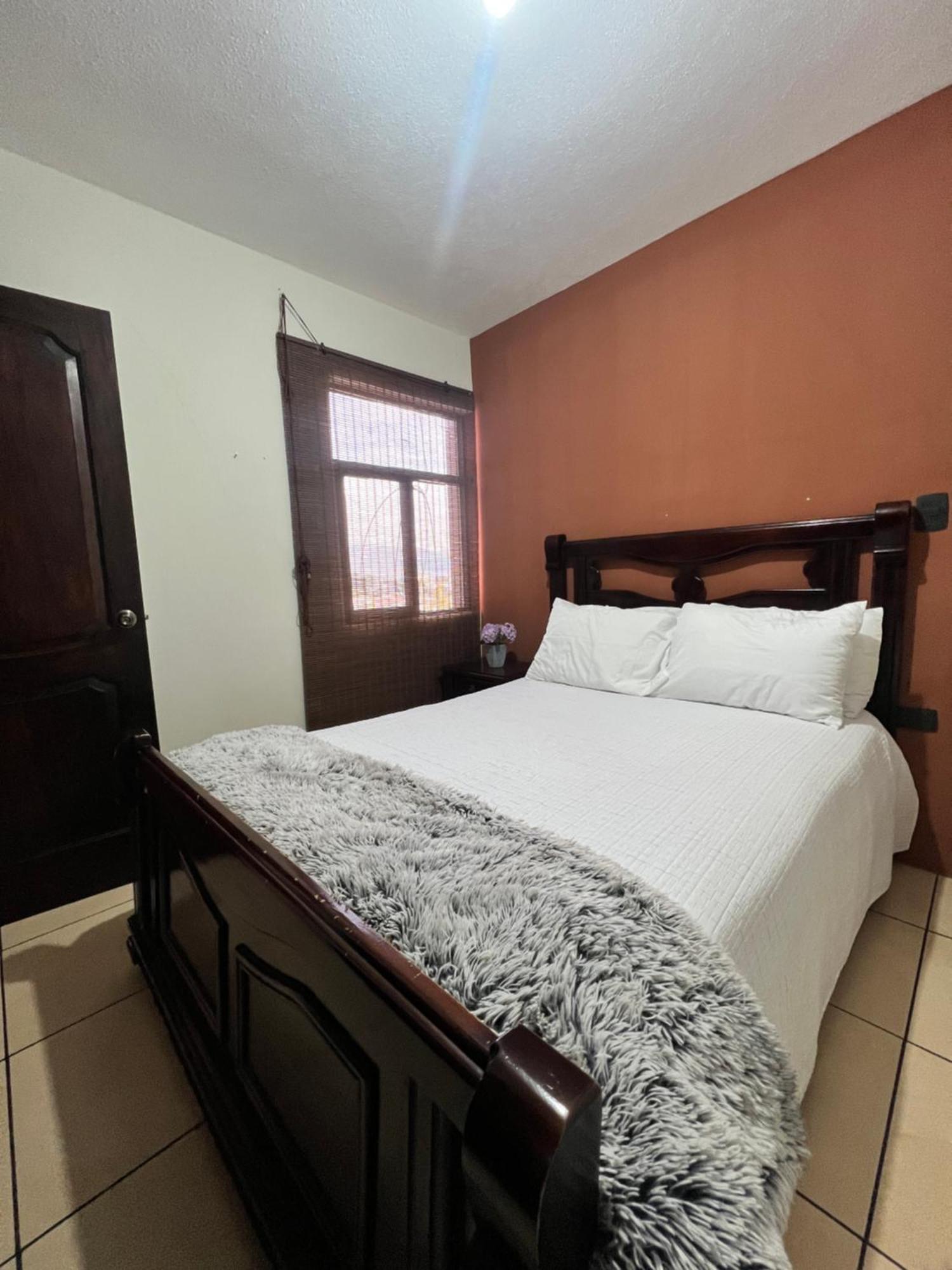 Amplio Apartamento, En Colonia Cerezos, Tercer Nivel Apartman Quetzaltenango Kültér fotó